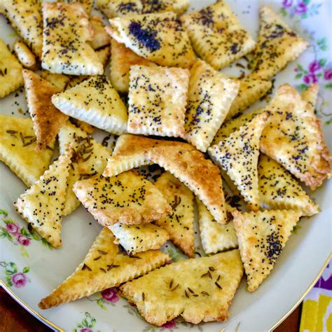 Easy Cheesy Crackers Recipe