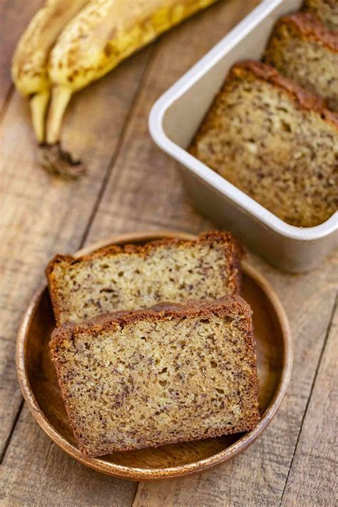 Easy Banana Bread | TheBestDessertRecipes.com