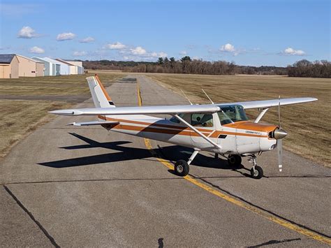 Cessna 172 N61879 – Lake Elmo Aero