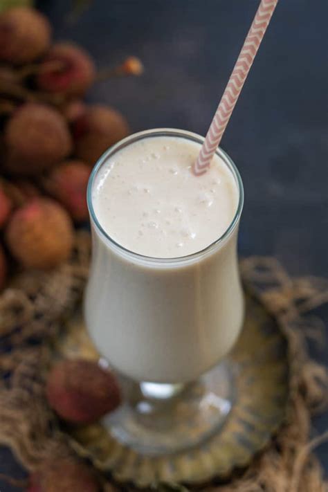 Lychee Smoothie Recipe (Litchi Smoothie) - Whiskaffair