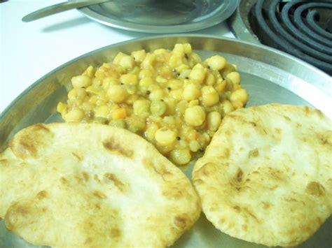 my favourite cooking varieties: Chole Bhature.