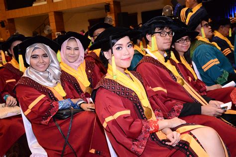 wisuda unpad gel IV 2015_2016 sesi 6 062 - Universitas Padjadjaran