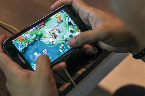 Mobile games thrive, even as pandemic keeps players home | ABS-CBN News