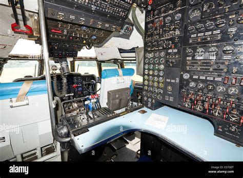 Inside plane cargo hi-res stock photography and images - Alamy