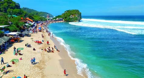 Pesona, Lokasi dan Harga Tiket Pantai Indrayanti Jogja - CAMERAWISATA