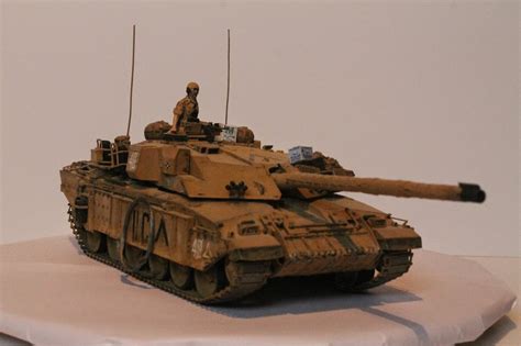 Dan's model blog: CHALLENGER TANK