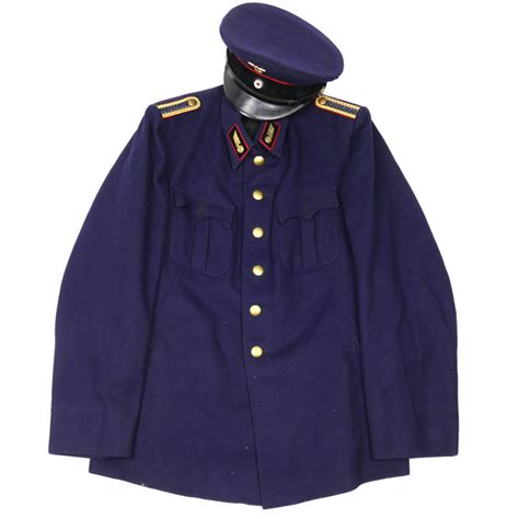 Uniforms: Reichsbahn Tunic and Visor Cap