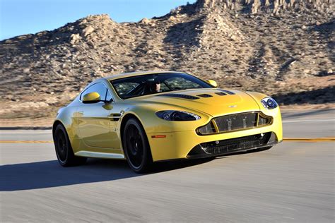 Used 2017 Aston Martin V12 Vantage S Review & Ratings | Edmunds