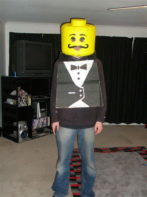 Lego Man Costume : 6 Steps - Instructables