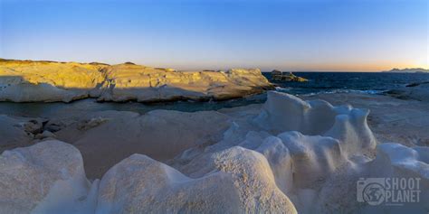 Milos, the stunning island of colors of the Greek Cyclades - Shoot Planet