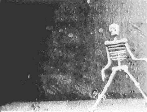 dancing skeleton on Tumblr