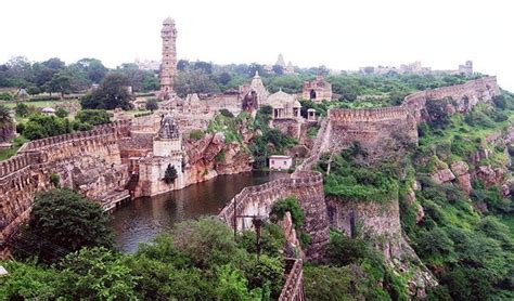 Chittorgarh Fort | Destinations Near The Oberoi Udaivilas Udaipur