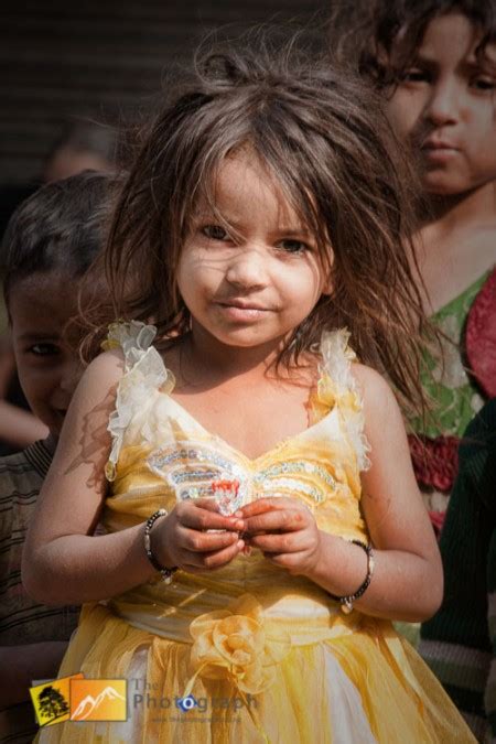 india beggar kids in Delhi - The Photograph