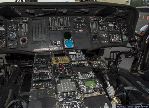 Cockpit of Sikorsky UH-60 Black Hawk Helicopter | Cockpit of… | Flickr