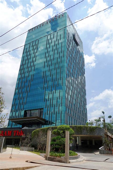 Gudang Garam Office Tower – Davy Sukamta Partners