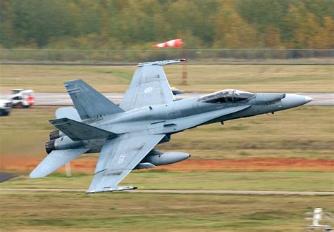 McDonnell Douglas CF-18 Hornet | Aircraft Wiki | FANDOM powered by Wikia