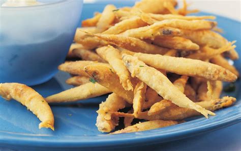 Deep-fried whitebait with garlic dip recipe | FOOD TO LOVE