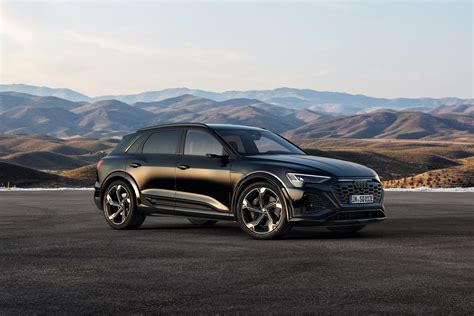 First Look: 2024 Audi Q8 e-tron | Driving