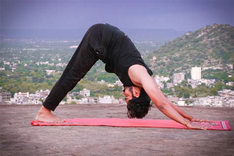 Hatha Yoga Beginner level with an expert - live online tour from Jaipur