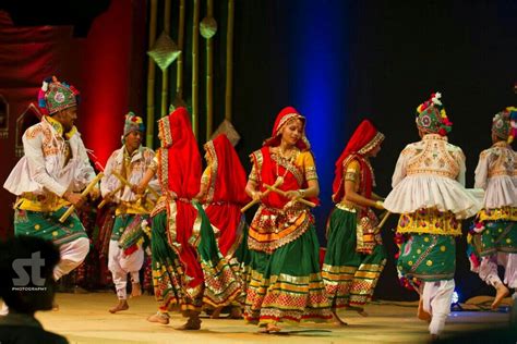 Dandiya: Most popular folk dances from Gujarat. The costume for women ...