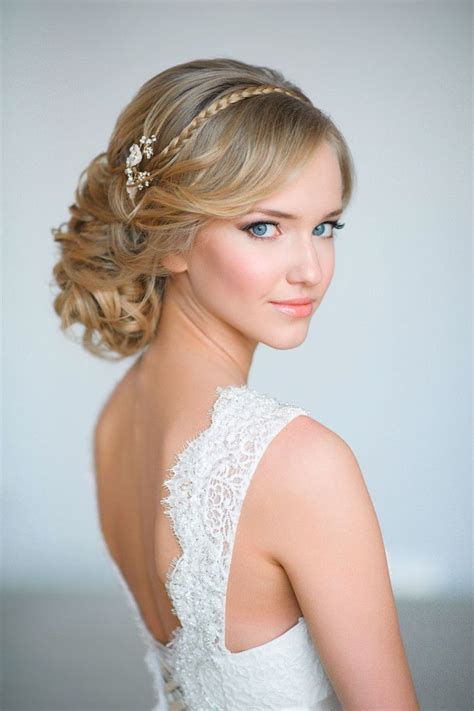 10 penteados para noivas com tiaras e outros acessórios | Penteado ...