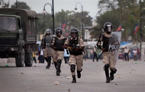 Haiti prisoners riot: At least 12 killed, PM demanded to resign