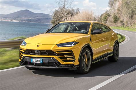 New Lamborghini Urus review | Auto Express