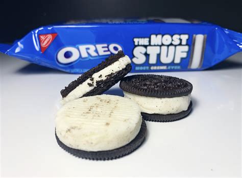 REVIEW: Nabisco The Most Stuf Oreos - Junk Banter