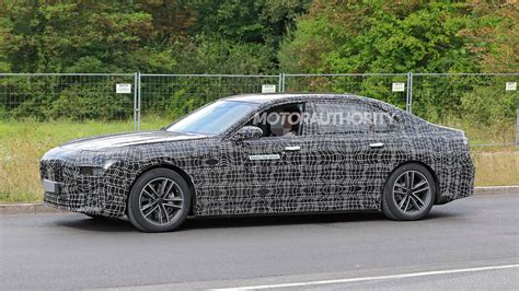 2023 BMW i7 spy shots: Next-gen 7-Series' electric version spotted