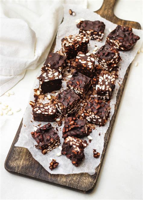 Healthy Chocolate Rice Crispy Squares | Healthy chocolate snacks ...