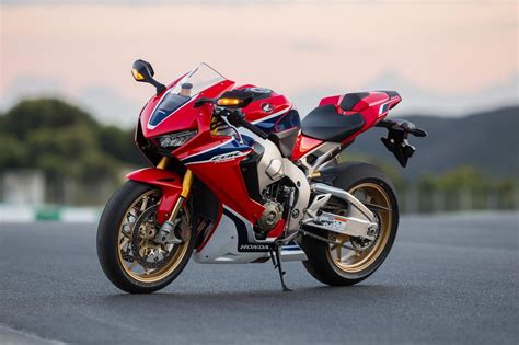 CBR 1000RR Wallpapers - Wallpaper Cave