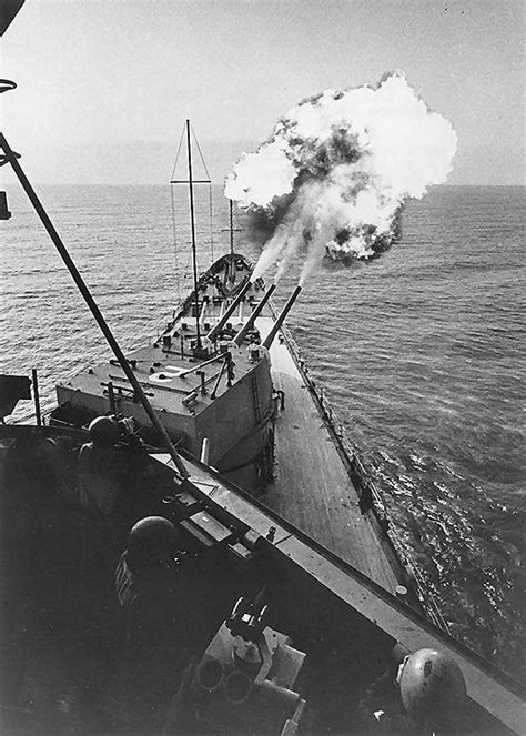 USS Canberra USS Canberra bombarding the coast of Vietnam, Mar 1967 ...