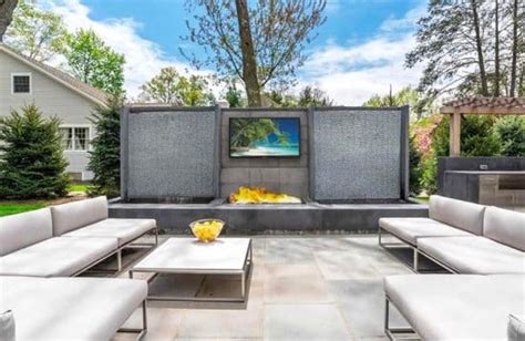 Outdoor TV Ideas (Design Gallery) - Designing Idea