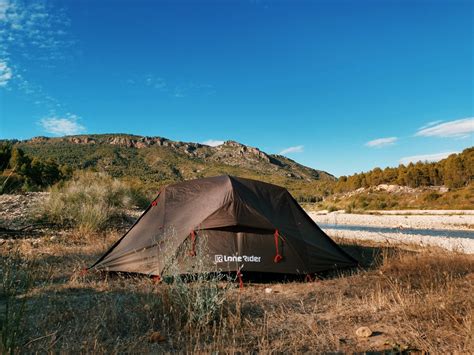 Review / Lone Rider: The Turtle-Shaped Tent // ADV Rider