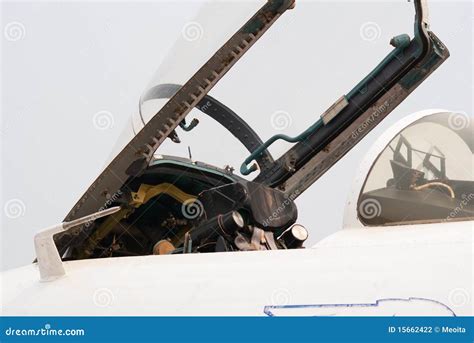 Open Cockpit Of Su-27 Jet Editorial Photography - Image: 15662422