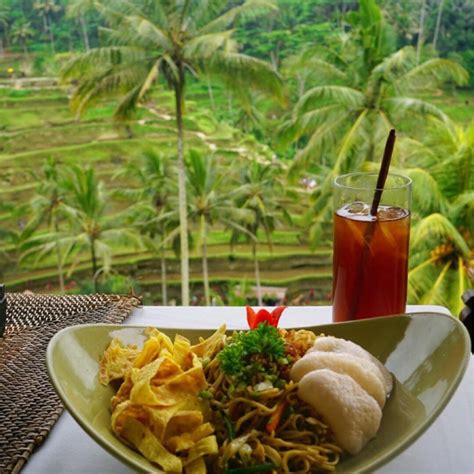 Rekomendasi Wisata Kuliner Bali - Teras Padi Cafe Gianyar, Ubud