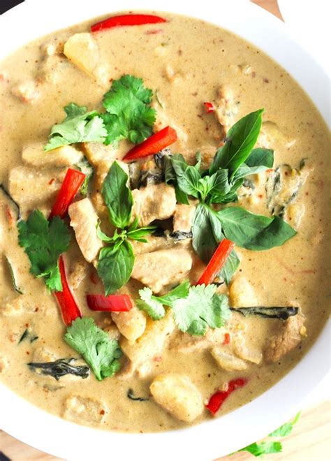 Easy Thai Green Chicken Curry - That Spicy Chick