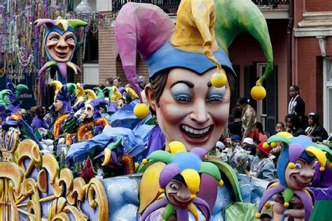 7 New Orleans Mardi Gras Traditions and Their History