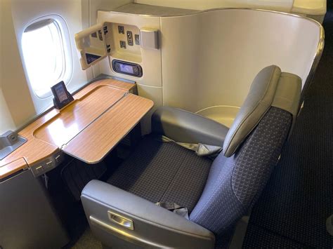 First Class Seats On American Airlines 777 | Brokeasshome.com