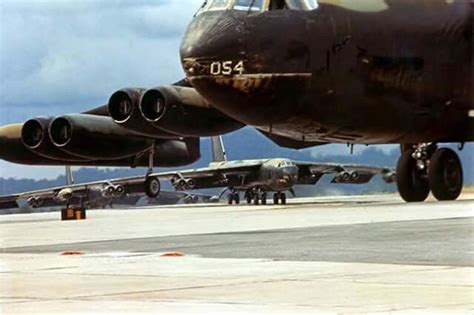 B 52 Ds returning from an Arc Light mission | Strategic air command, B ...