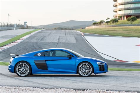 2017 Audi R8 V10 Plus Review