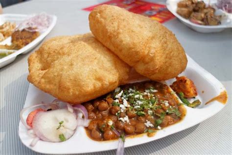 This blogpost is on the street food joints in Delhi- by Tanmoy Khan