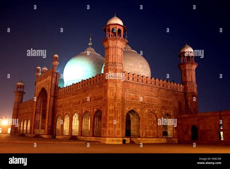 Badshahi mosque, lahore sunset hi-res stock photography and images - Alamy