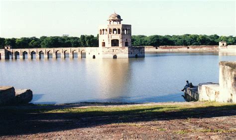 BEAUTY OF PAKISTAN: HIRAN MINAR