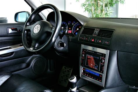 VOLKSWAGEN GOLF IV R32 241ch 4MOTION BVM6 - M.V Cars 68