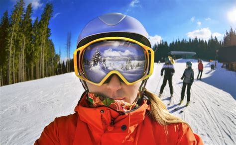 The 7 Best Snowboard Goggles - [2021 Reviews]