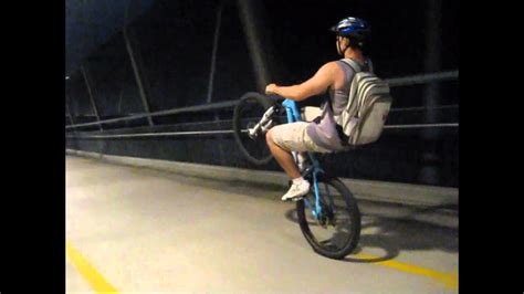 Brisbane MTB Stunts - YouTube