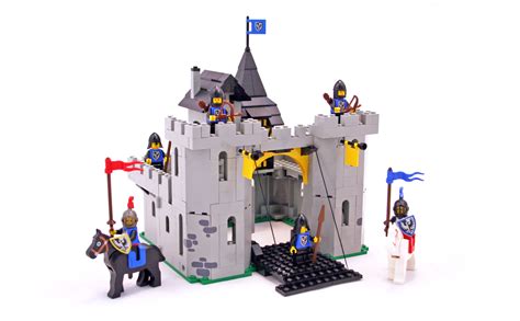 Black Falcon's Fortress - LEGO set #6074-1 (Building Sets > Castle ...