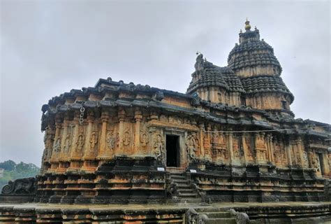 10 Must Visit Temples in Karnataka to Experience the Devine Power in You