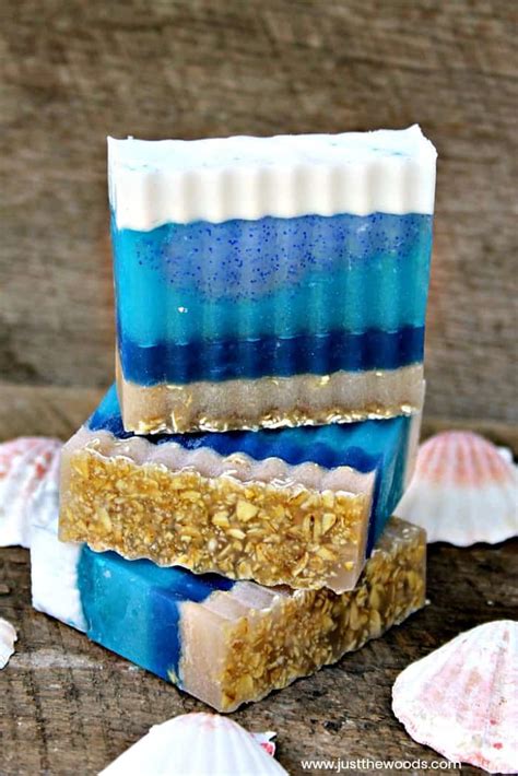 How to Make Beach Inspired Layered DIY Soap Bars